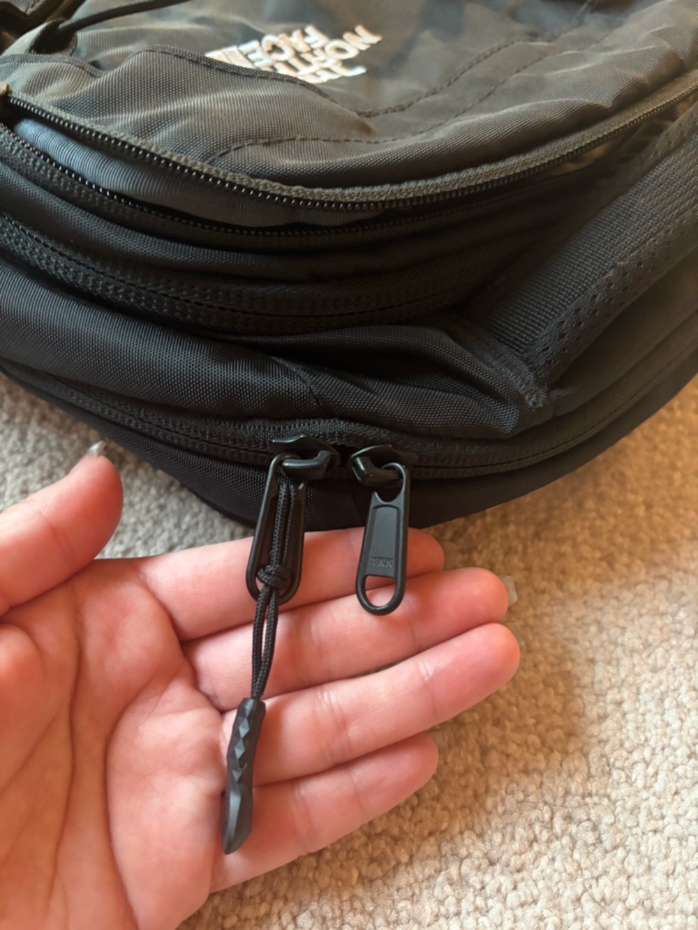 The North Face men’s black Borealis Backpack - Picture 4 of 7